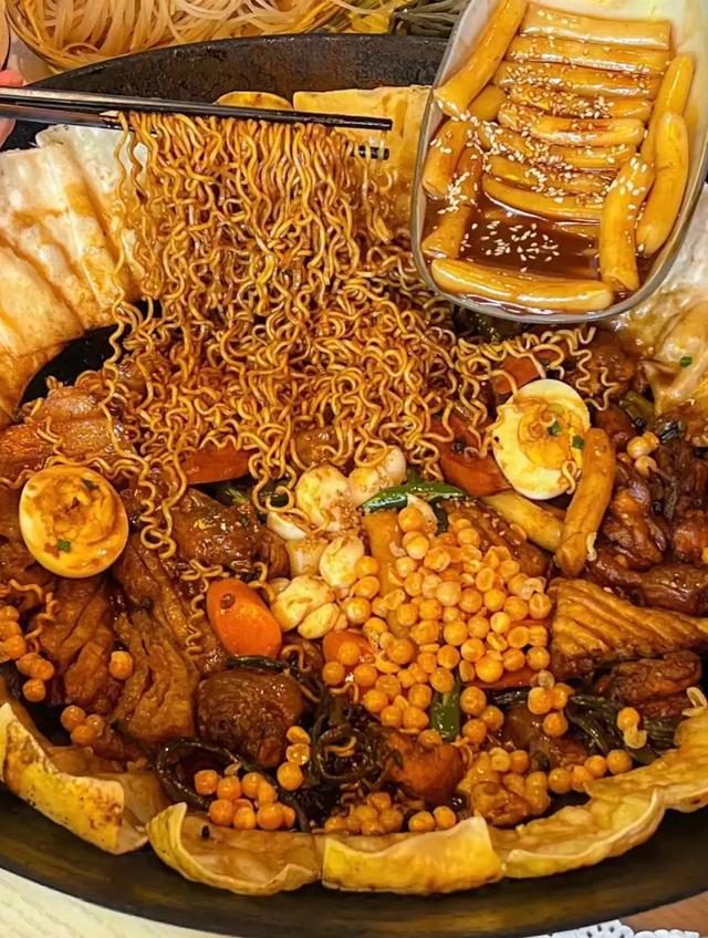 小红书上的食物滤镜，为什么越看越像B级恐怖片？